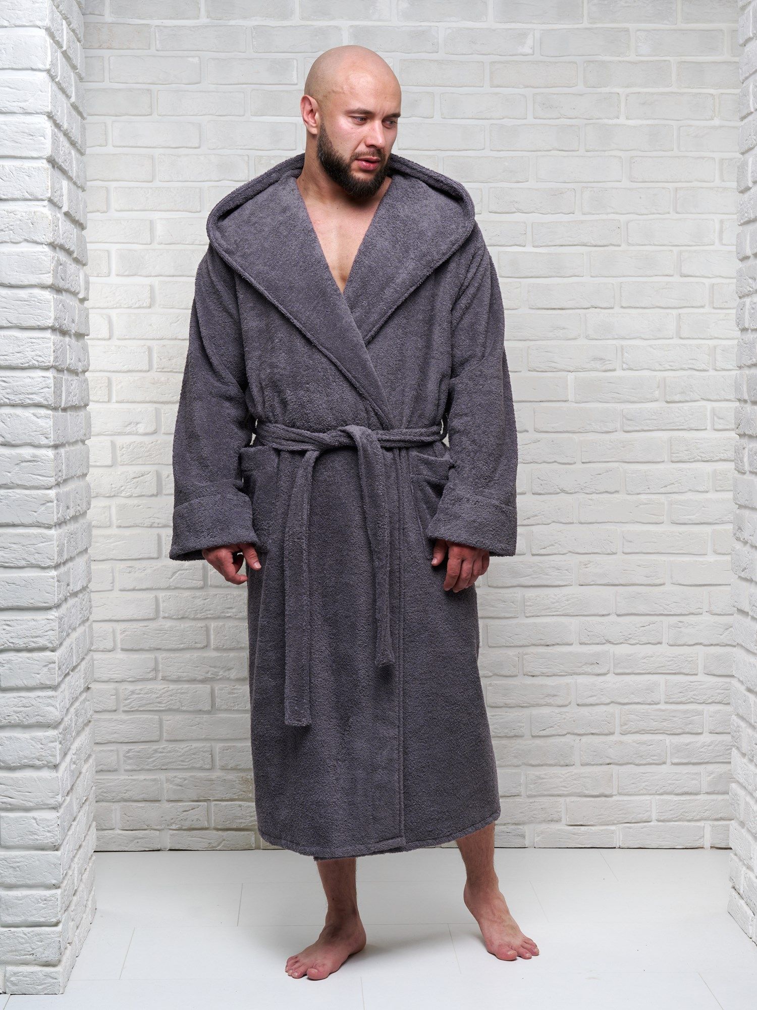 снимок Халат мужской махровый PandaHug с капюшоном, темно-серый от магазина BIO-TEXTILES ОПТ